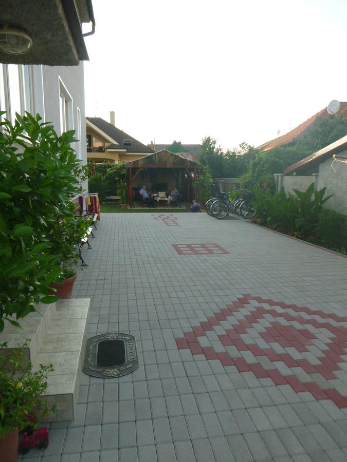 Apartmanovy dom Grand Štúrovo Exteriér fotografie